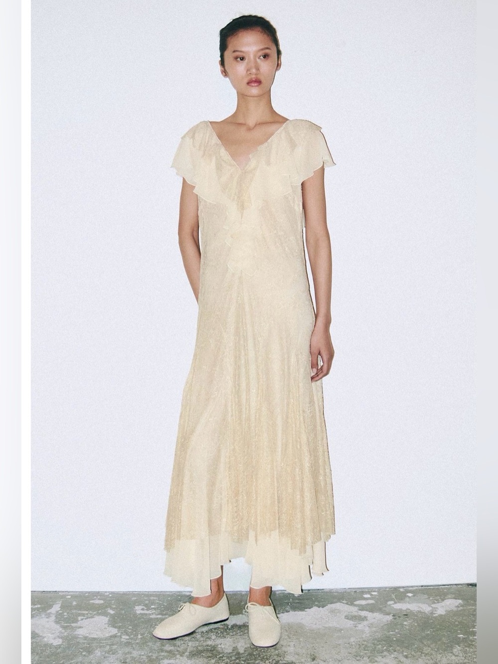 NWT Zara Women's Cream Ruffled Lace V-Neck Dress Ecru 2892/832 Small $179